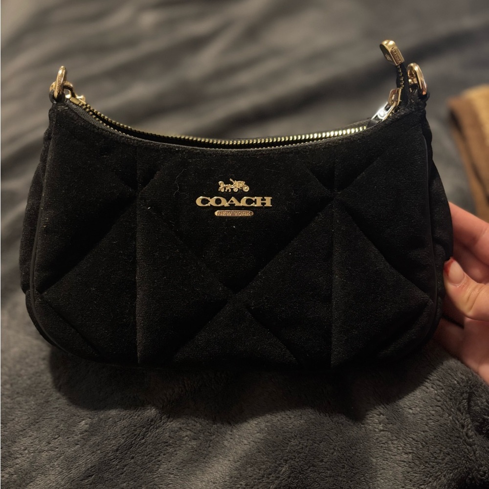 COPY - Coach Teri Hobo With Quilting Velvet And Smooth Leather Gold/Black